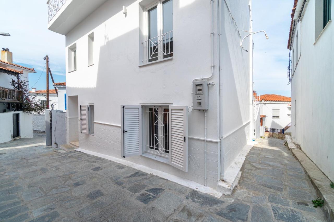 Mare Gaia Apartments Skiathos Town Exterior photo